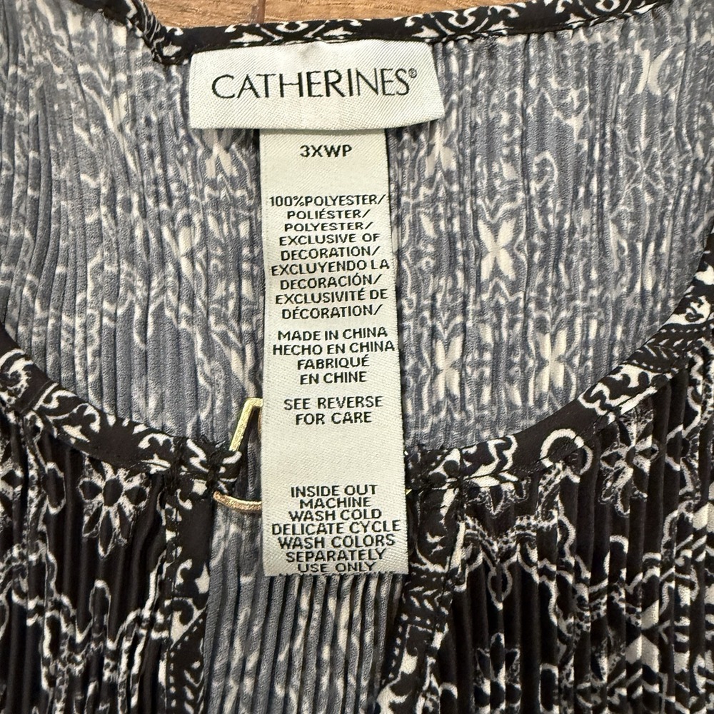 Catherines Womens Plus Affinity Chain Pleated Blouse Black White Tile Print 3XWP - Picture 2 of 3